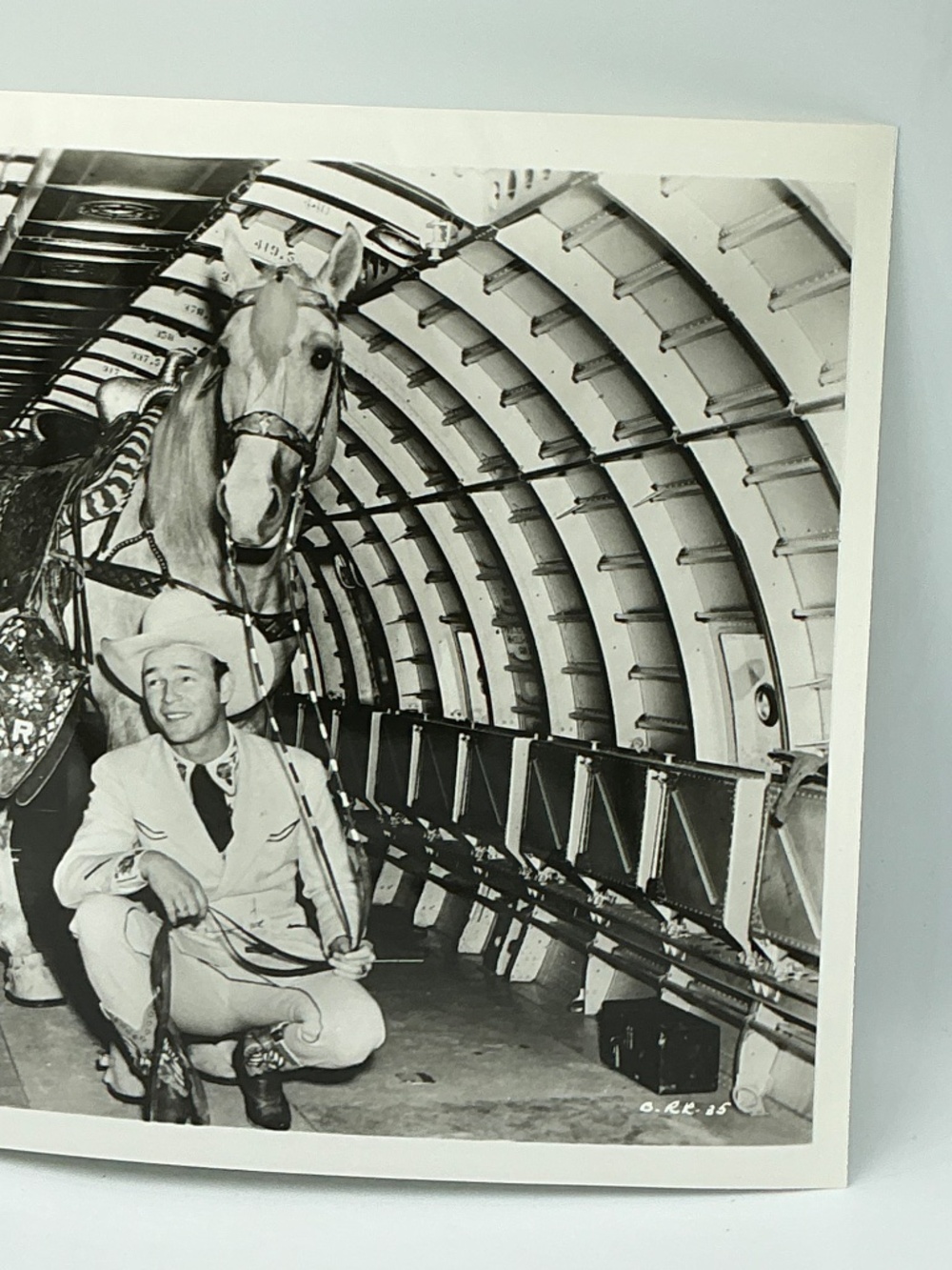 Roy Rogers & Trigger Horse Inside Cargo Plane 8x10 Glossy Photo Western - Picture 3 of 4